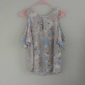 4/$20🌺 Floral Top